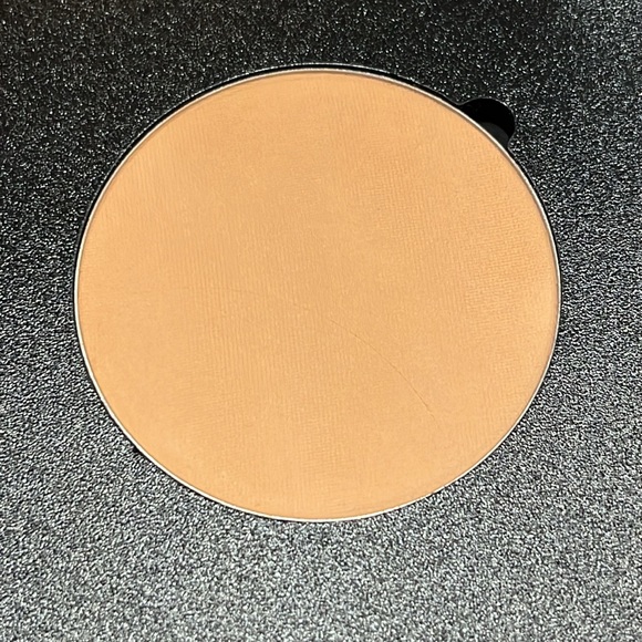 L'Bri Perfect Finish Dual Action Compact Powder Foundation - Creme Brulee 63-RIB - Picture 2 of 4